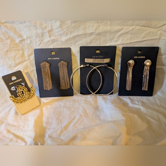 Goldtone Earrings Lot Of 4 Elegant Dangles and Hoops - Picture 1 of 12